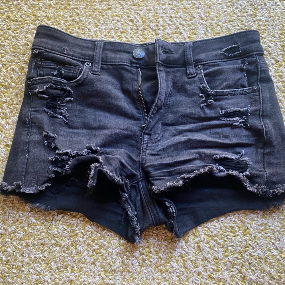 American Eagle BLACK jean shorts. Size 4. Stretchy. Fit very well.